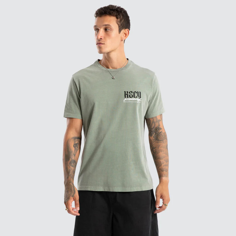 Kiss Chacey Twisted Standard Tee Pigment Shadow