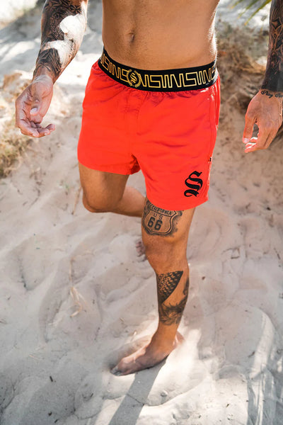 SINNERS ATTIRE アイコン スイム パンツ ICON SWIM SHORTS 海 Sinners-Attire-Red-Icon-Swim-